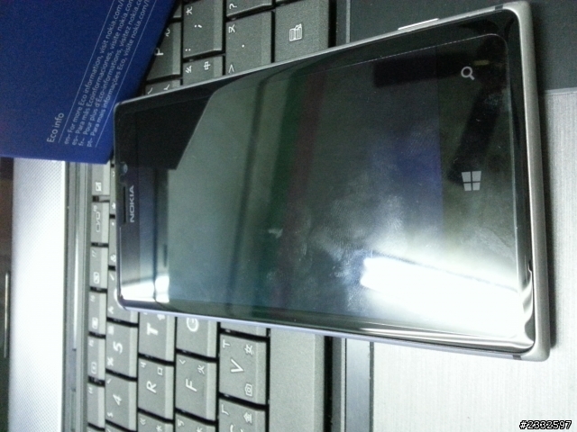 NOKIA我回來了，925不專業開箱(新增心得，夜拍照)