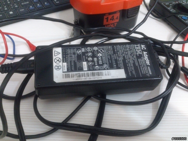 假日胡搞木工-當B&D充電電鑽碰上IBM變壓器