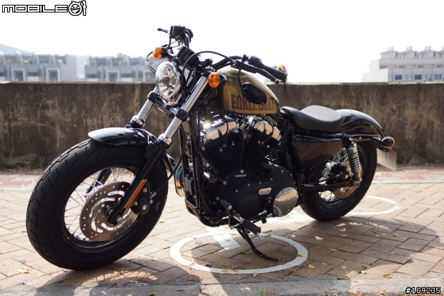 2013金蔥版 Harley Davidson 48 開箱