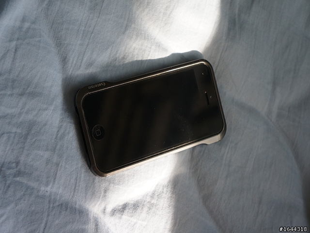 「分享」光華內斂的 Esoterism Moat-5 金屬邊框 for iphone5