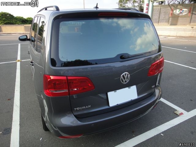 2013 Touran 天窗版 胡椒灰 1.6TDI 不專業 開箱 (圖多)