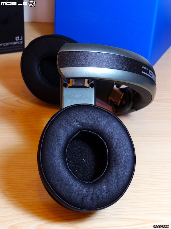 [開箱評測] 五角潮牌！ SMS Audio- DJ by 50 (灰)