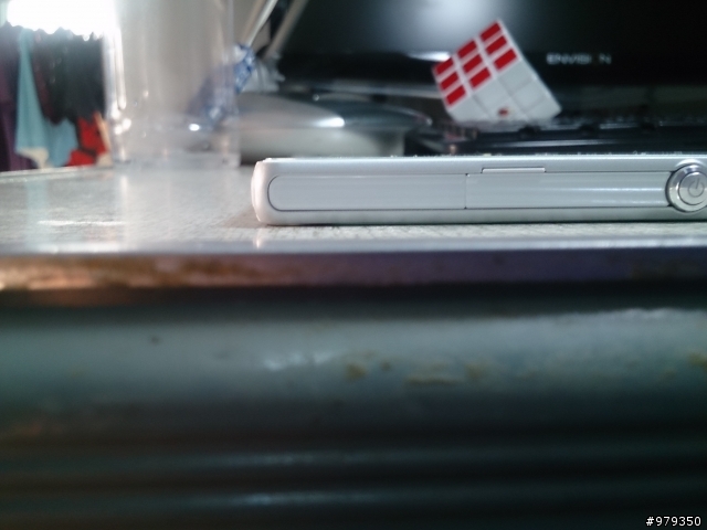 xperia Z 終究是進水了囧(更新:已免費維修!)