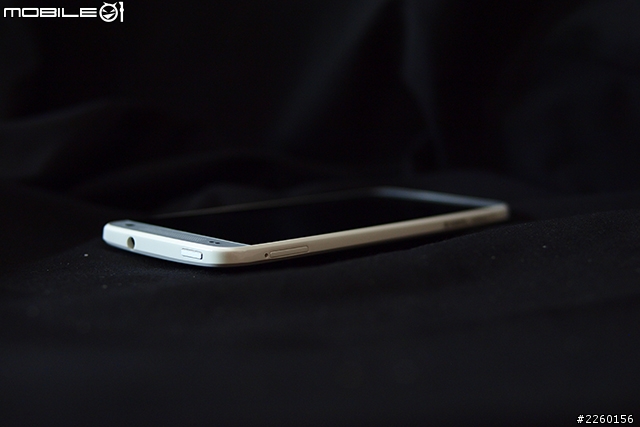好握 好拿 好滑 hTC One mini 開箱（圖多）