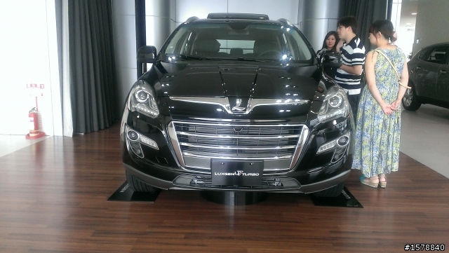 今天去LUXGEN看了 U7 TURBO~圖多