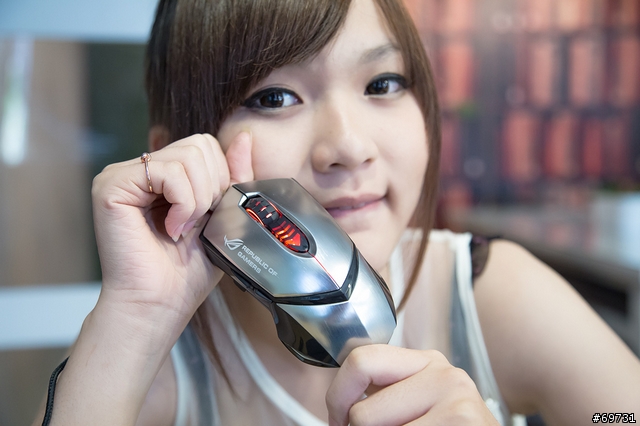 ASUS ROG VULCAN PRO 沒有電競耳機，怎麼當電競選手
