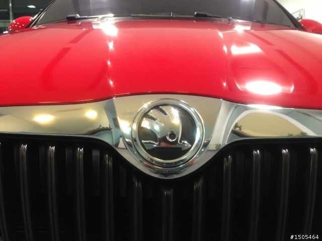 說好的開箱 Fabia 1.2 紅