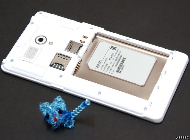 超值5.3吋IPS韓系手機 - Pantech A850 VEGA R3開箱分享