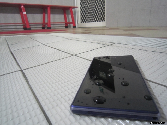Sony Z1 防水游泳池實測