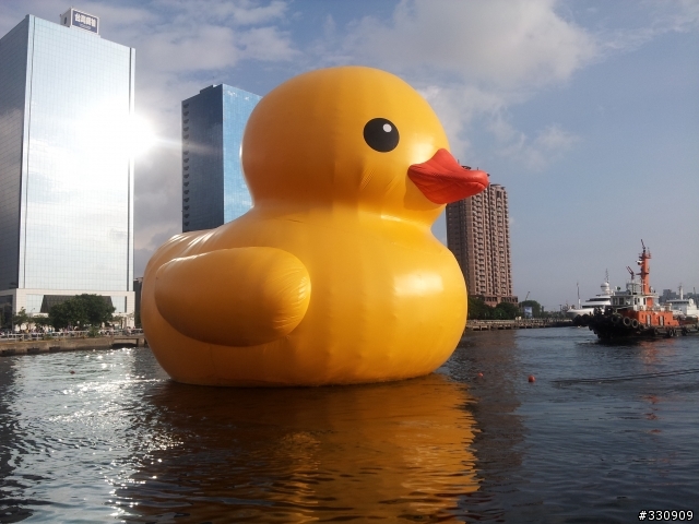 黃色小鴨試登場---高雄光榮碼頭