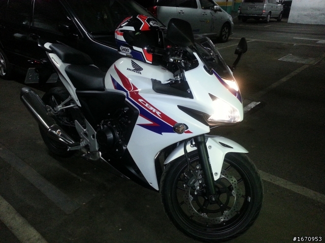 2013 CBR500R 小小開箱一下(9/26領牌了)