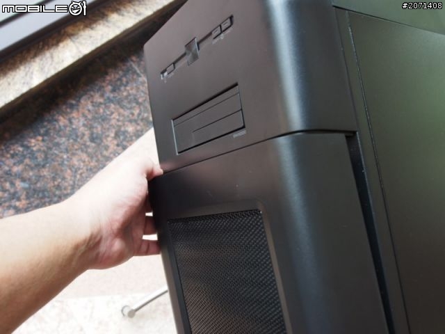 現在機殼都要做到這樣嗎?Urban S41好樣的！