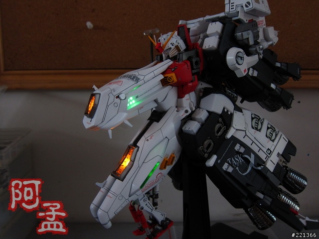 [作品分享] 夢幻機體~S鋼彈最強型態-PLAN 303E DEEP STRIKER