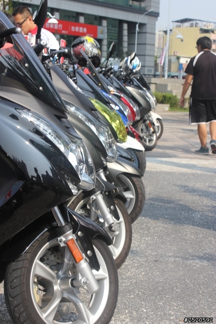 分享9月8日高雄大遠百SMAX會師YAMAHA Revs your heert[屬於各位車主的成果]