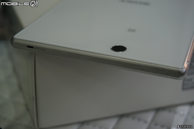 Sony Xperia Z Ultra 遇上玻璃貼