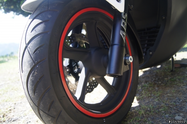 [開箱]Nikita 300入手，小改裝與隱藏式行車記錄器分享，9/15新增數樣改裝