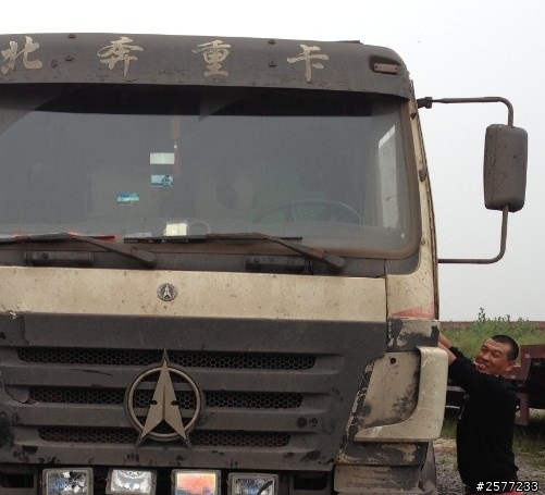 被大卡車追撞的G class