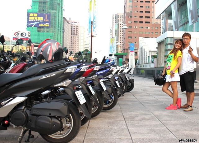 分享9月8日高雄大遠百SMAX會師YAMAHA Revs your heert[屬於各位車主的成果]