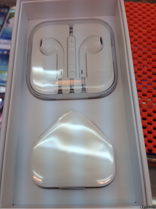 簡單開箱 IPHONE 5S (台北)