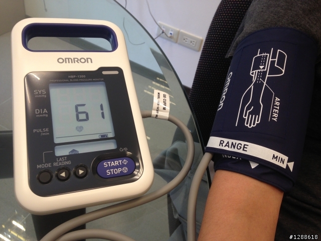 Omron HBP-1300 歐姆龍醫療型血壓計