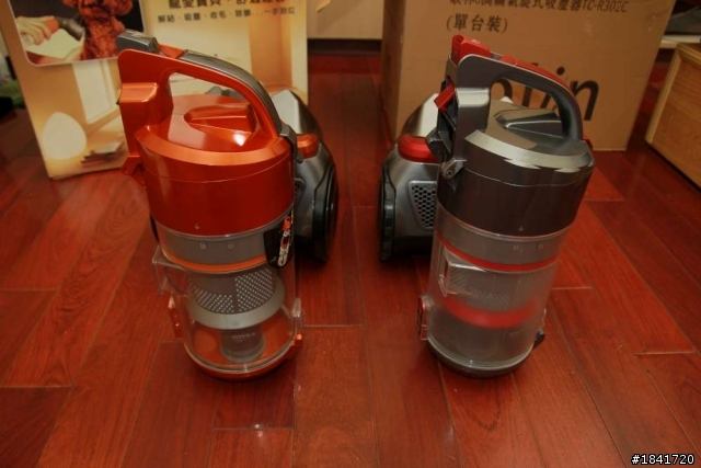 [ 開箱 ]歌林吸塵器TC-R302C "附加Dirt Devil VS8 LOOP比較圖"