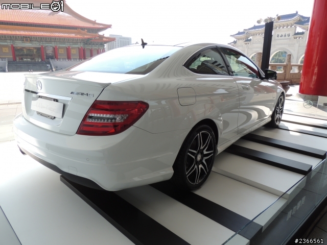 [非廣告] 2013 Mercedes-Benz 夏日爵士派對之C-class coupe 250 in AMG PKG