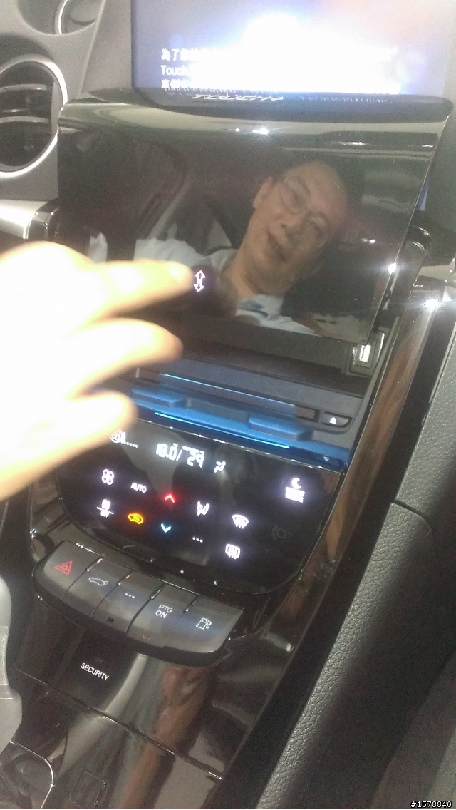 今天去LUXGEN看了 U7 TURBO~圖多