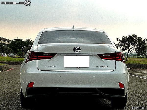 [嘴車] 這兩台尬車誰會贏? BMW 523i F10 VS LEXUS IS300H F-SPORT