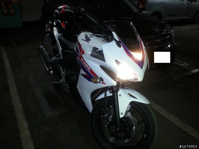 2013 CBR500R 小小開箱一下(9/26領牌了)