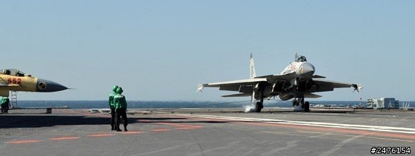 J15完成最大重量起飛，最大重量阻攔著艦試驗