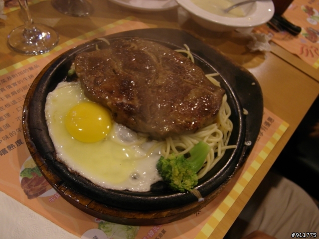 吼牛排中壢店
