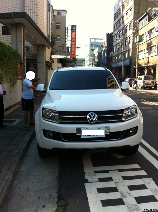 超簡單開箱~~龐然大物Amarok