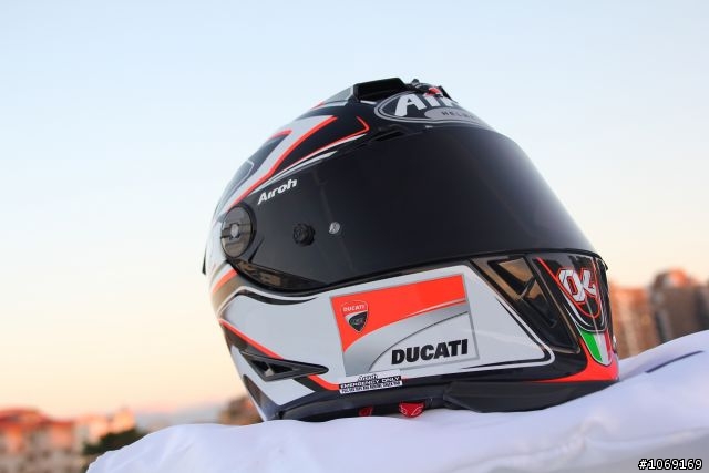 [開箱] Airoh GP500 ☆2014☆ MOTO GP DUCATI DOVIZIOSO REPLICA(圖多97P)