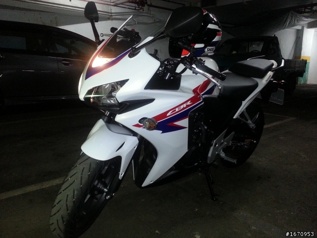 2013 CBR500R 小小開箱一下(9/26領牌了)