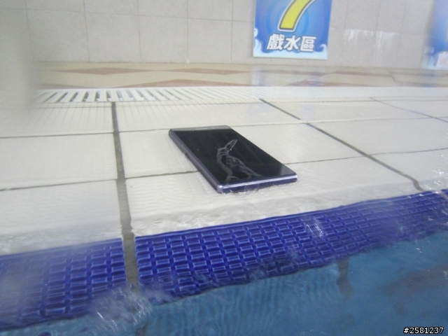 Sony Z1 防水游泳池實測