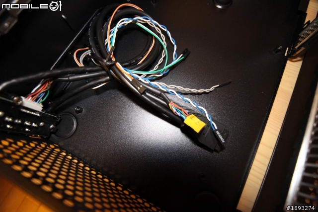 [開箱] 銀欣 Mini-ITX 橫躺家庭劇院機殼「ML05」