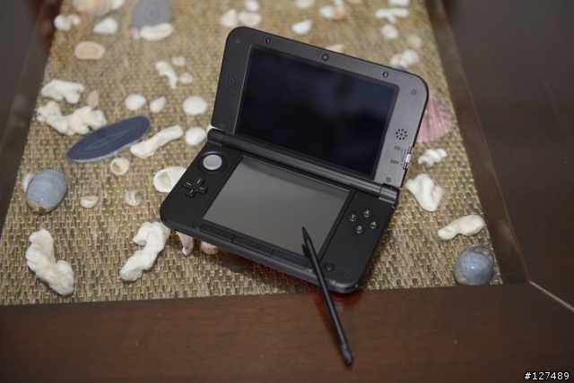 新手發開箱~3DSLL+一堆配件