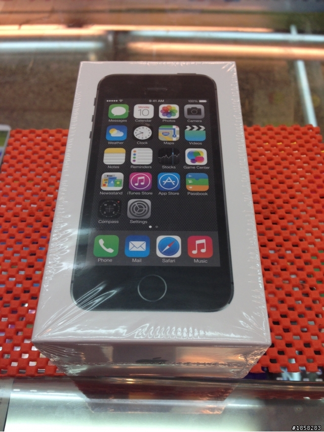 簡單開箱 IPHONE 5S (台北)