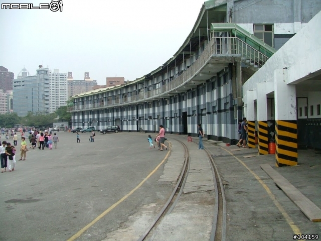 有沒有現今最熱的黃色巨鴨所在地的45運指部的弟兄?
