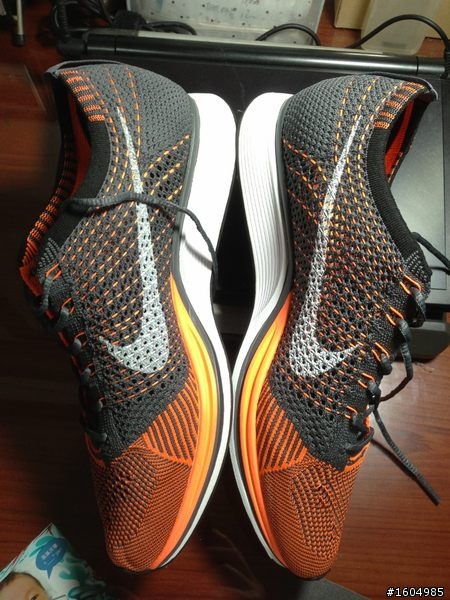 NIKE FLYKNIT RACER 請問真的有這個配色嗎??
