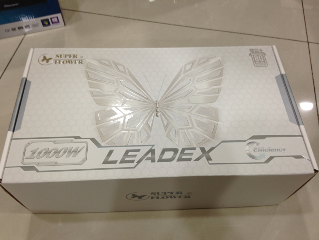 分享自己組裝的電腦~~算開箱文吧!!?