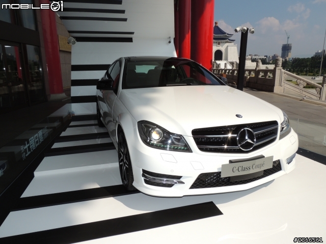 [非廣告] 2013 Mercedes-Benz 夏日爵士派對之C-class coupe 250 in AMG PKG