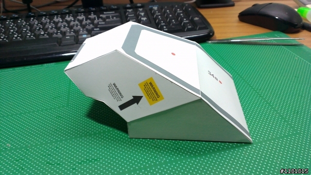 組裝獨角獸鋼彈紙模型