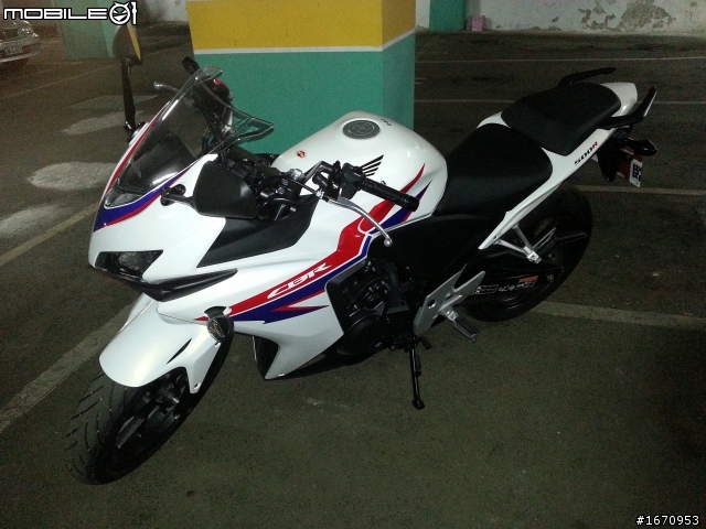 2013 CBR500R 小小開箱一下(9/26領牌了)