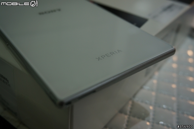 Sony Xperia Z Ultra 遇上玻璃貼