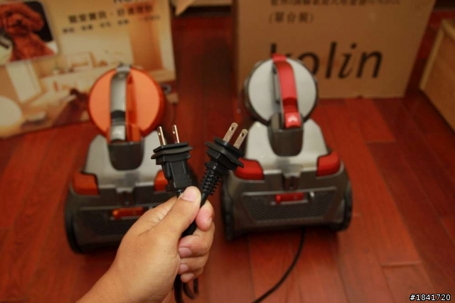 [ 開箱 ]歌林吸塵器TC-R302C "附加Dirt Devil VS8 LOOP比較圖"