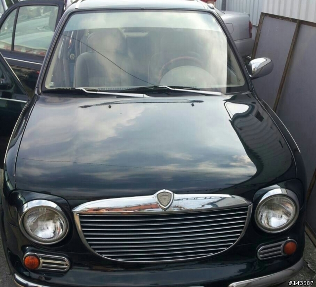 請問此款汽車的廠牌和型號