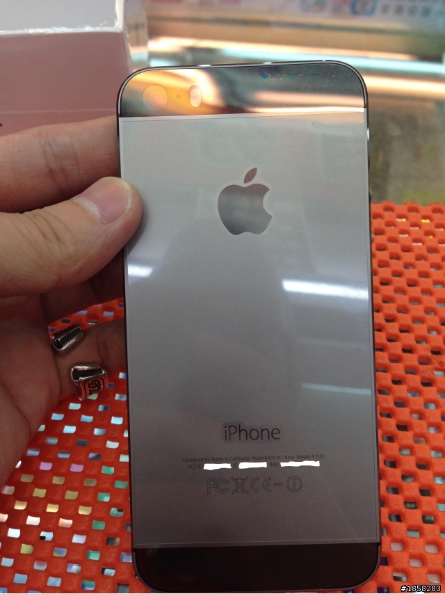 簡單開箱 IPHONE 5S (台北)