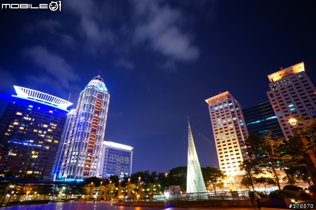 剛入手 SONY NEX 6 之板橋夜景！