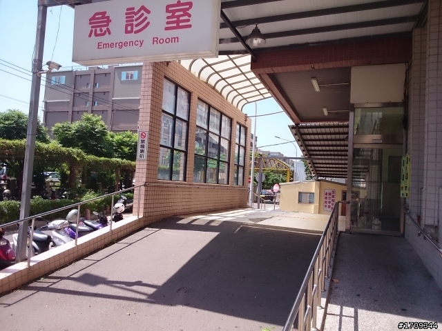 台大新竹分院急診門口